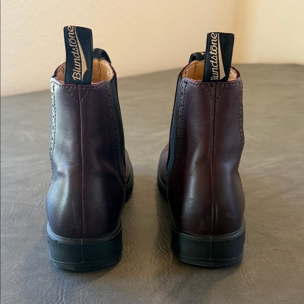 Blundstone Men's Dark Brown Leather Chelsea Boots - Picture 2 of 10